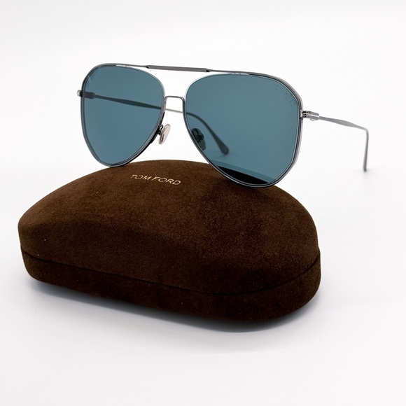 NEW TOM FORD CHARLES-02 TF853 12V UNISEX AVIATOR SUNGLASSES FT0853/S 12V SILVER - Picture 1 of 9